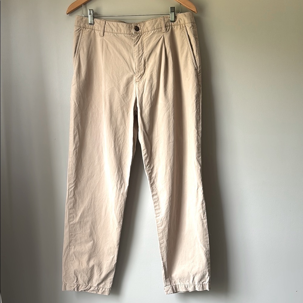 Club Monaco Men's Khaki Pants size 33
